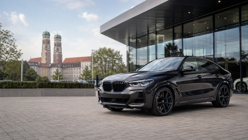 BMW at the Frauenkirche