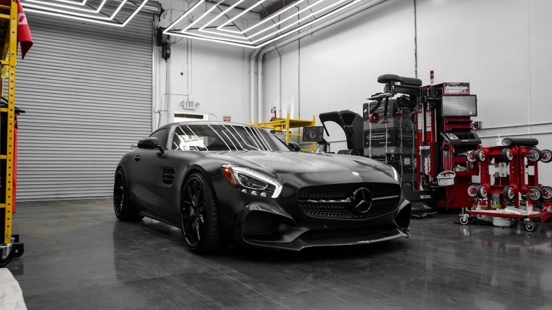 schwarzer Mercedes