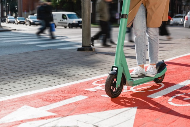 E-Scooter auf Fahrrad-Spur