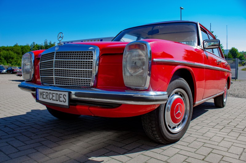 Mercedes Oldtimer rot